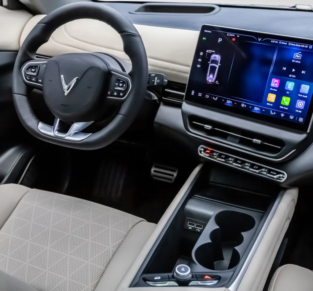 vinfast-vf7-2